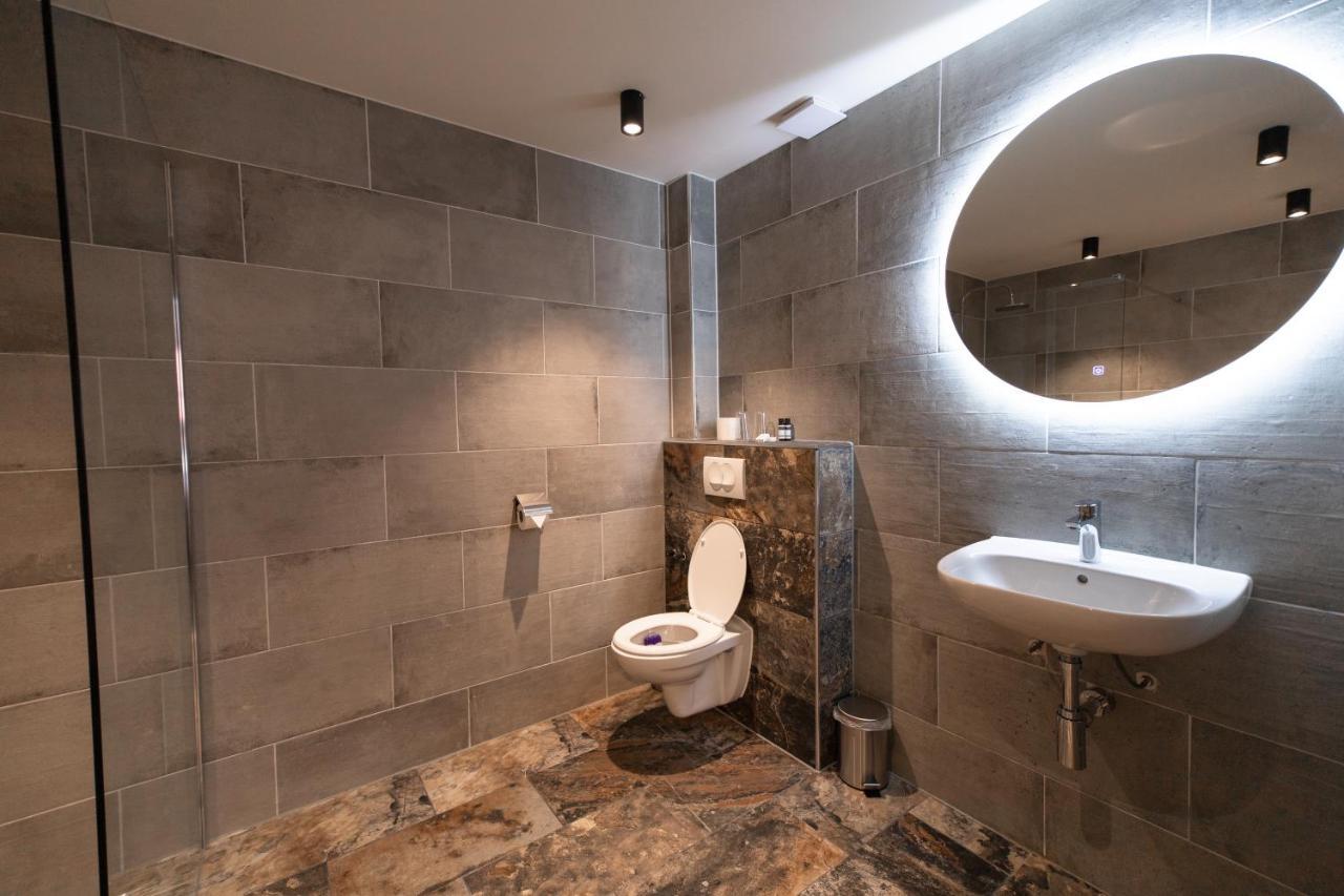 Hotel-Restaurant "Lely" Oude-Tonge エクステリア 写真