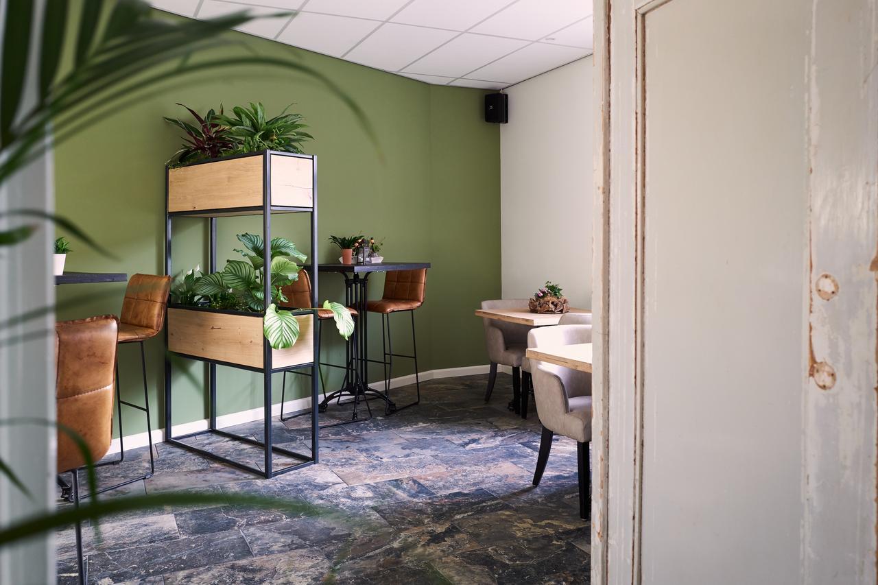 Hotel-Restaurant "Lely" Oude-Tonge エクステリア 写真
